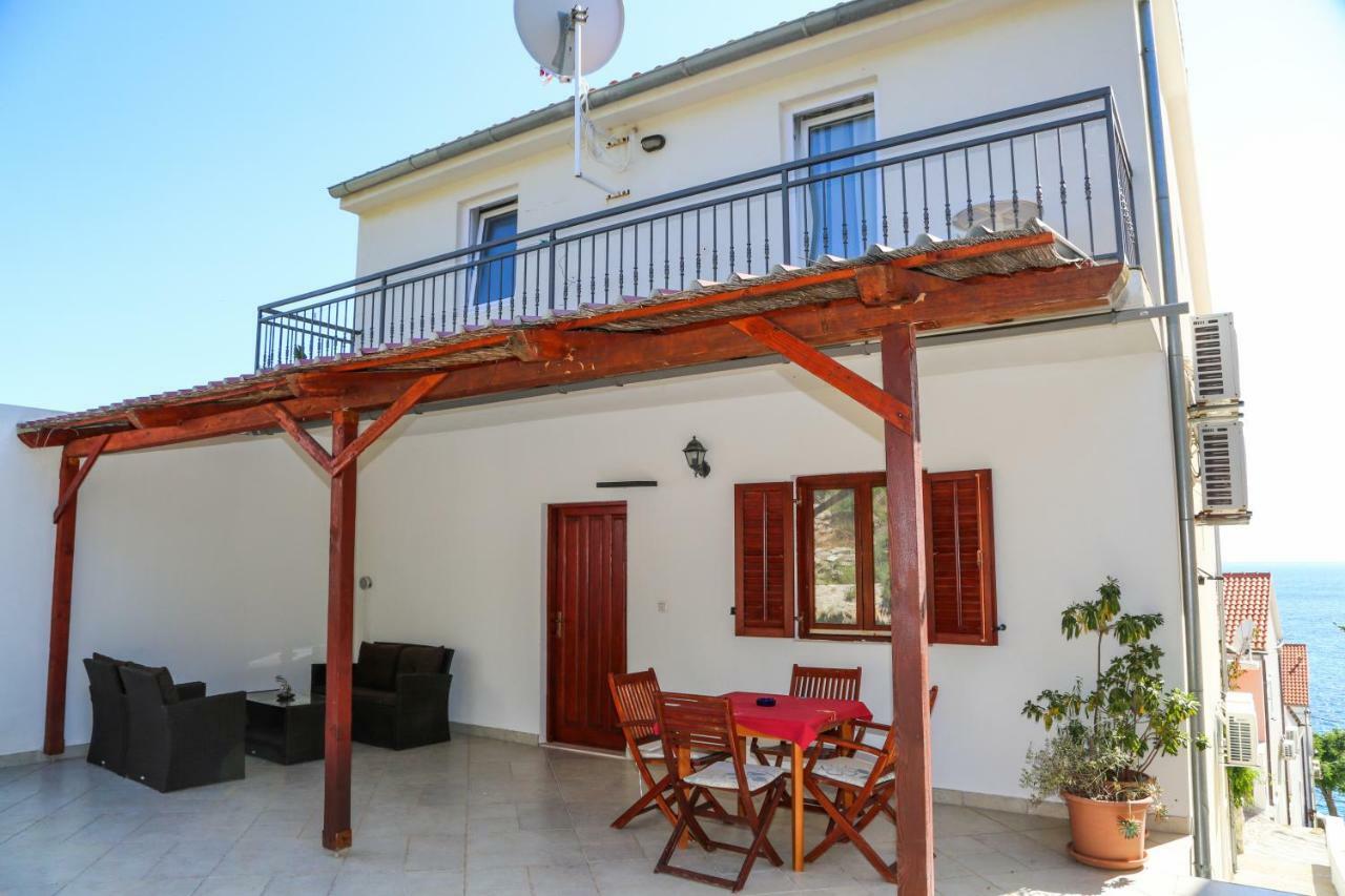 Matea Milna * Milna (Hvar)