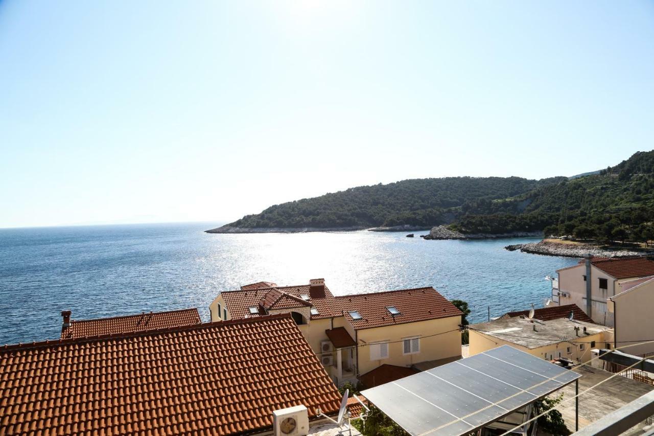Matea Milna * Milna (Hvar)